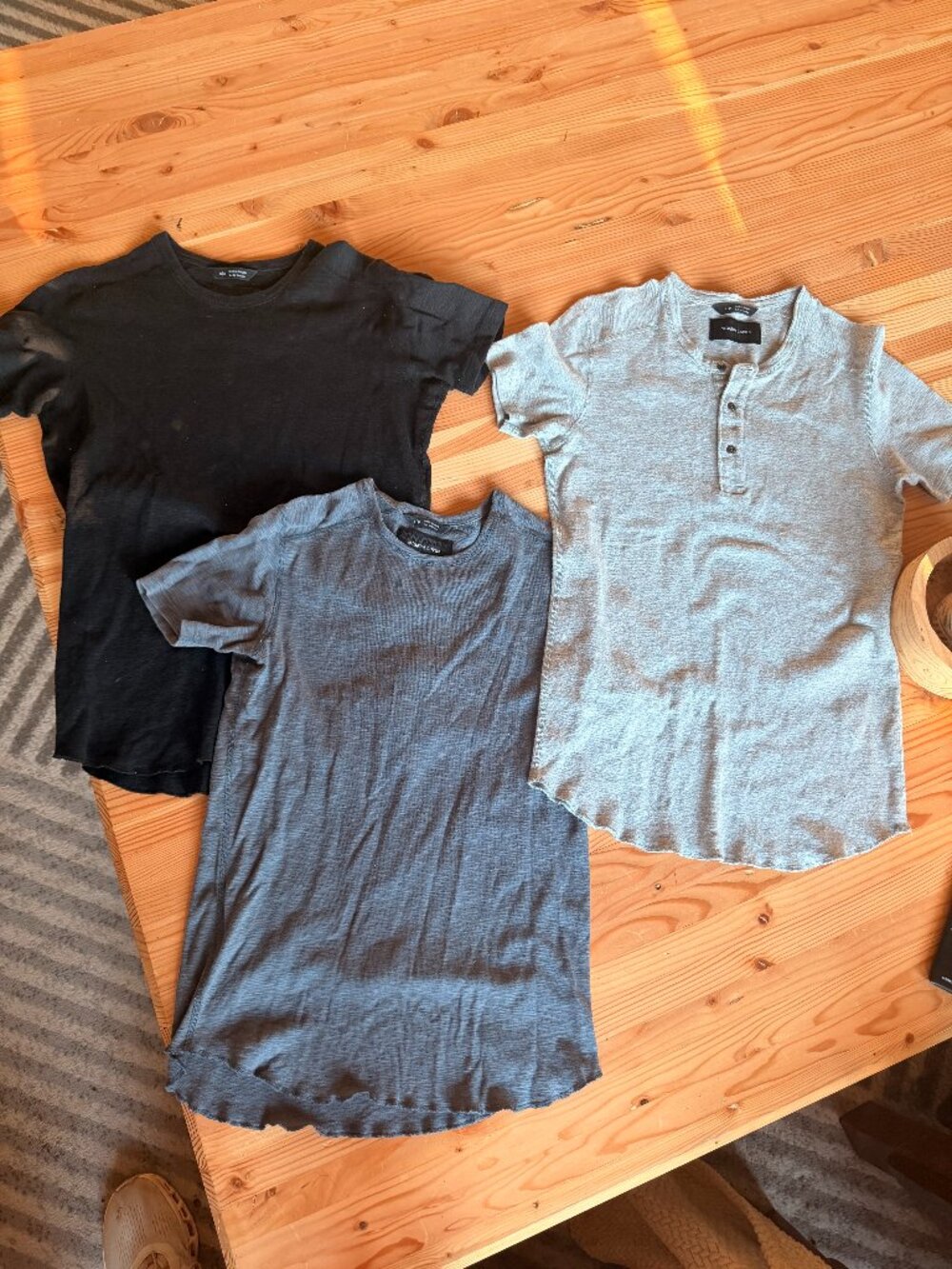 Wings+Horns Slub Knit Curved Hem Tee Henley Bundle Lot size S